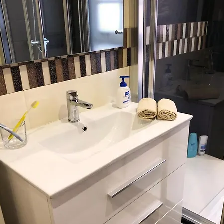 Apartman Purple&brown Coruna *